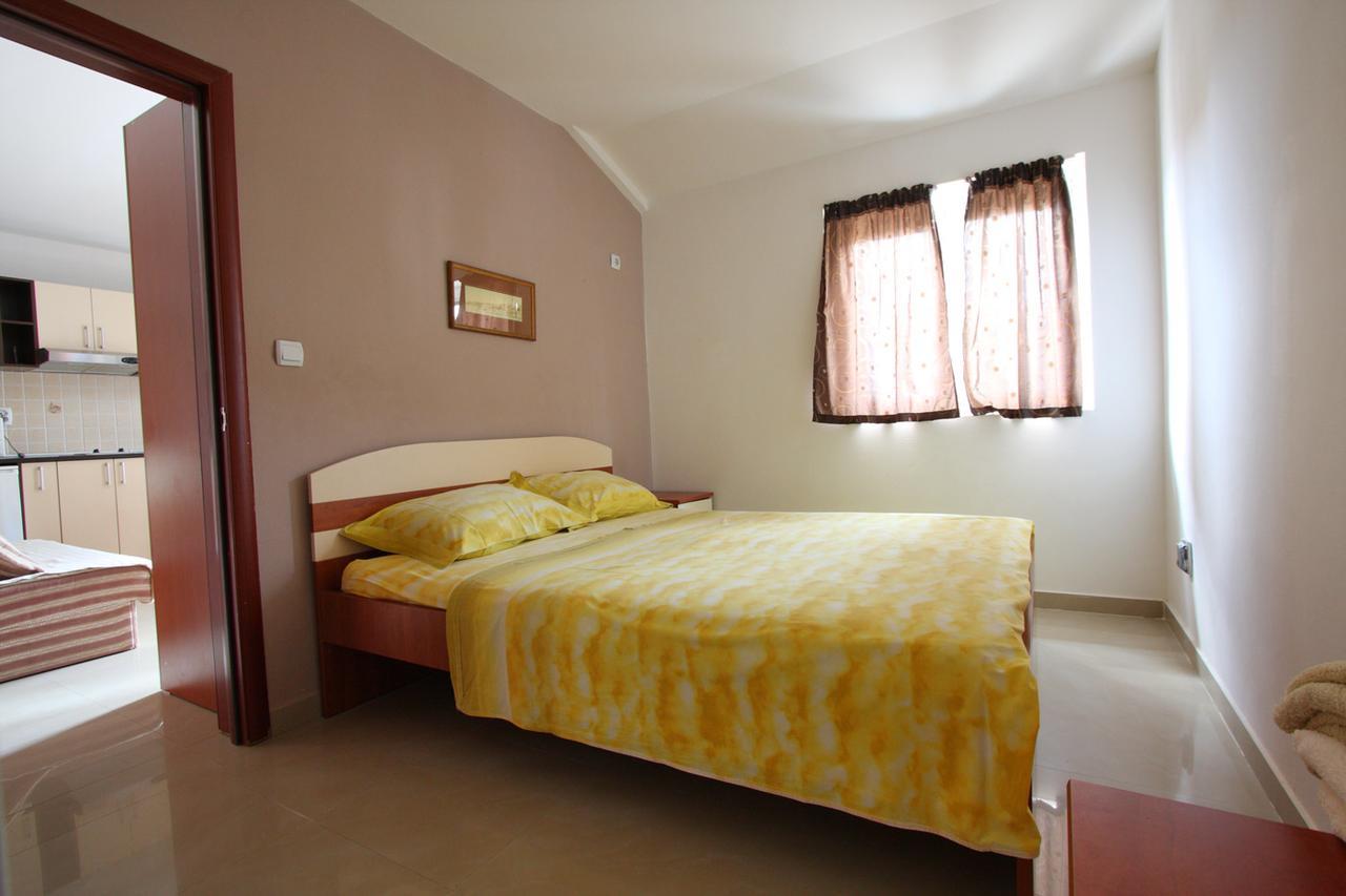 Apartmani Irena Petrovac Exterior photo